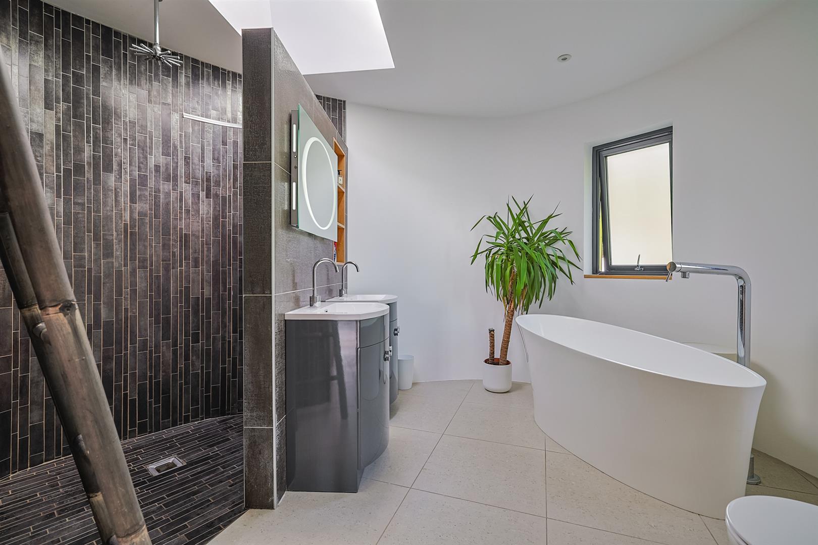 20 Brynau Drive, Mayals, Swansea, SA3 5EE